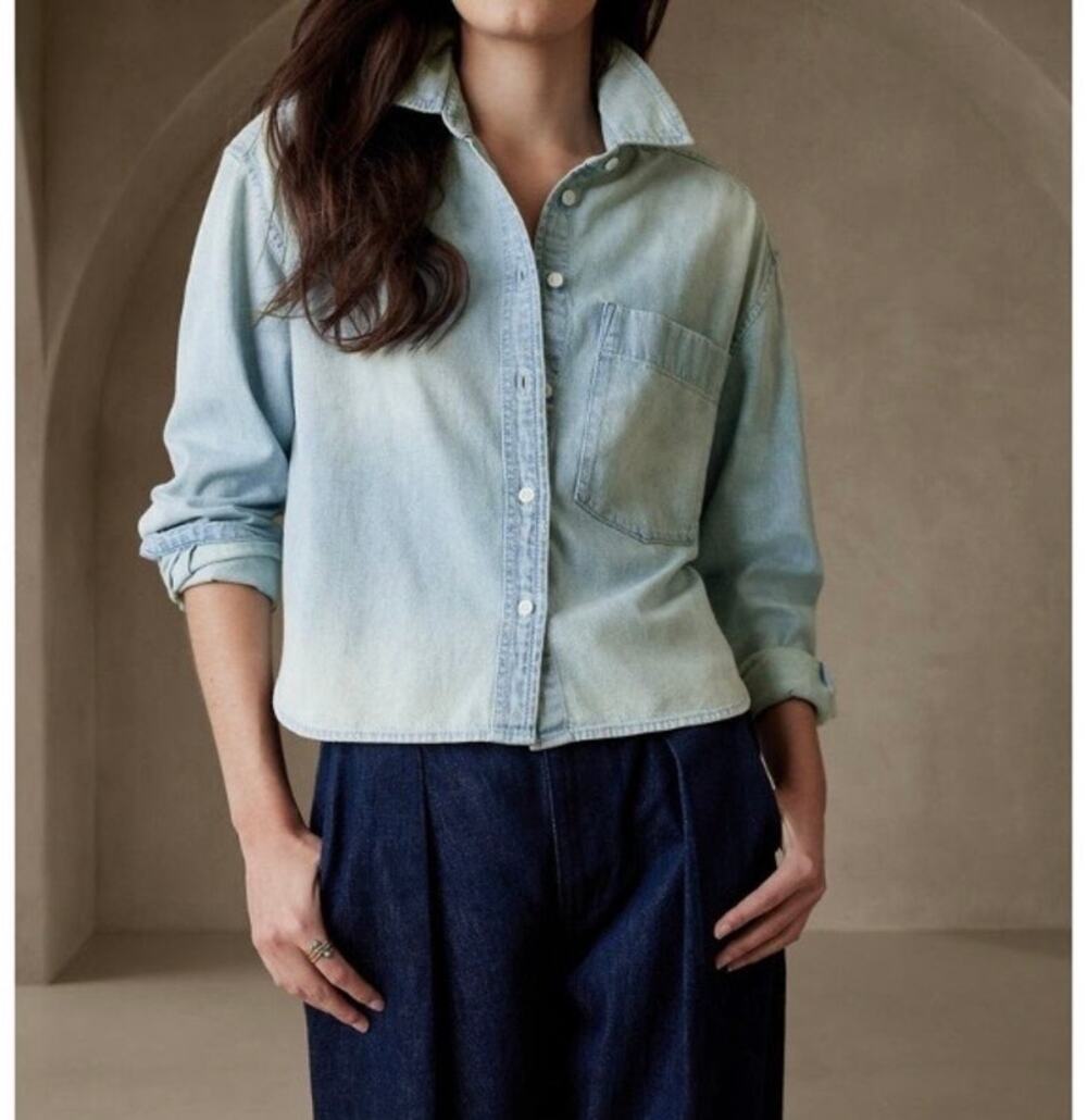 Banana Republic Sz XL Tall The Boxy Crop Denim Shirt in Light Wash Cotton Hemp